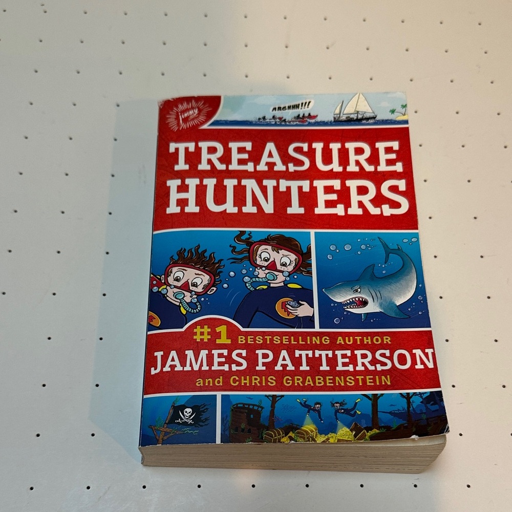 Treasure Hunters by James Patterson - Red and Blue Cover